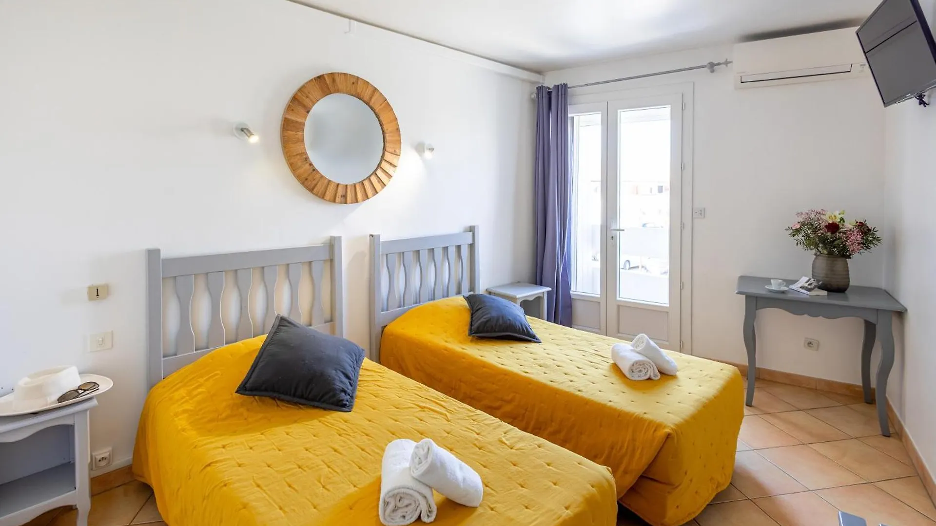 Hotel Le Fangassier à Les Les Saintes-Maries-de-la-Mer 2*,