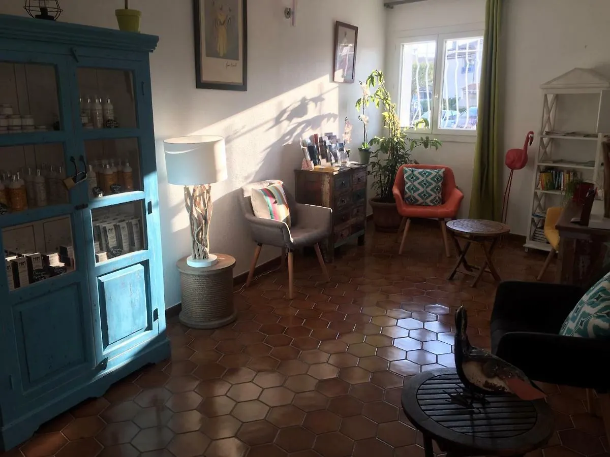Hotel Le Fangassier à Les Les Saintes-Maries-de-la-Mer 2*,