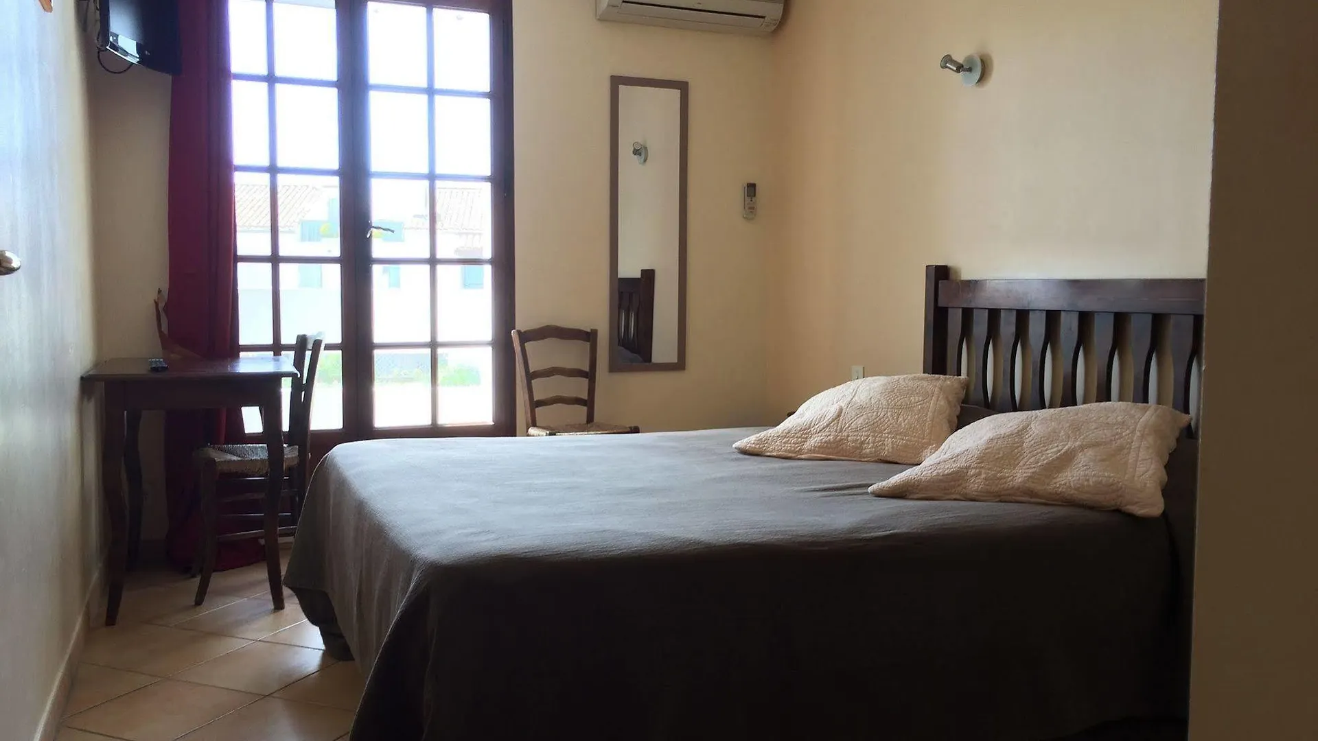 **  Le Fangassier Hotel Saintes-Maries-de-la-Mer Франция